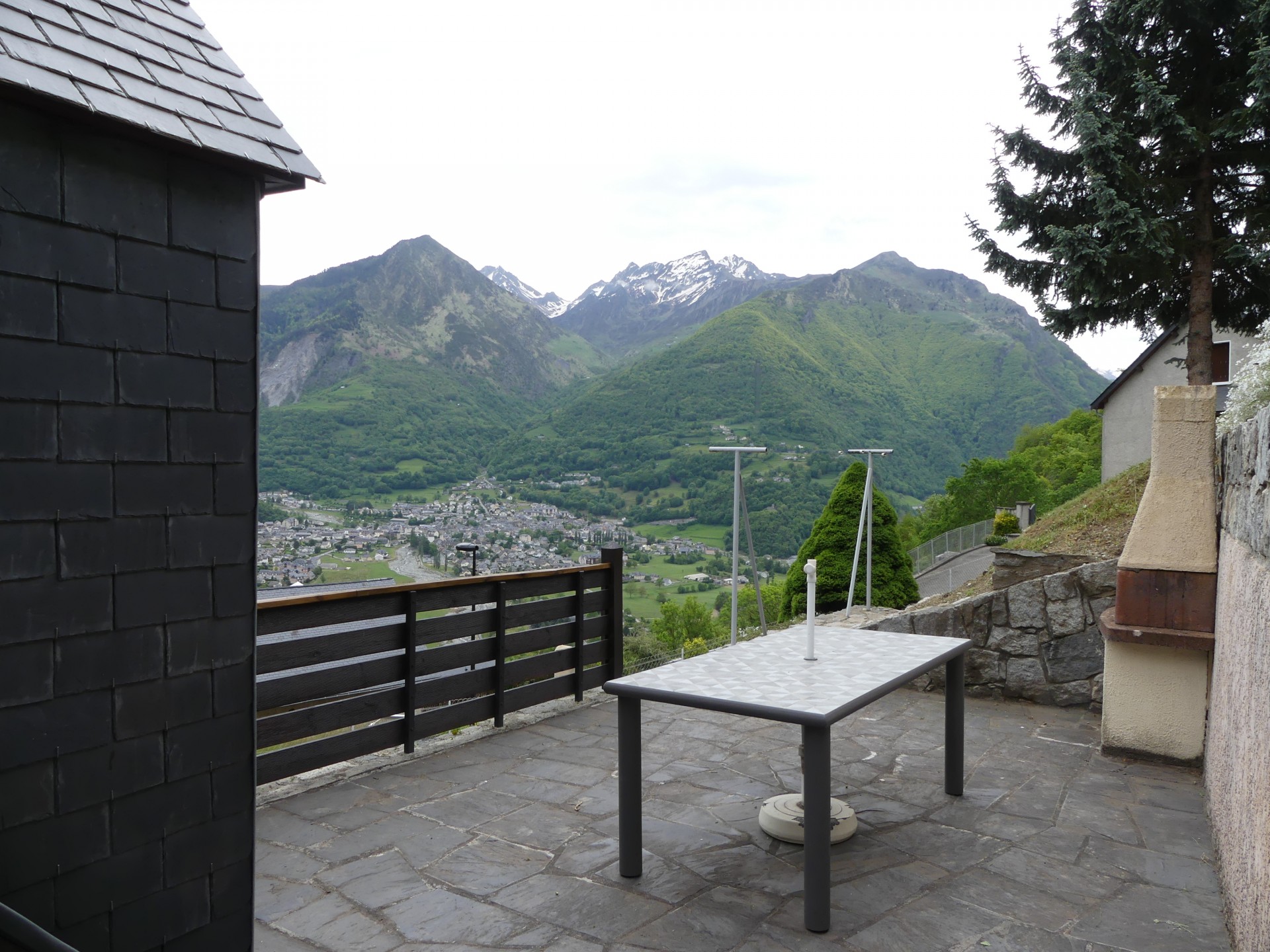 App 3 terrasse avec vue sur les montagneset vallee